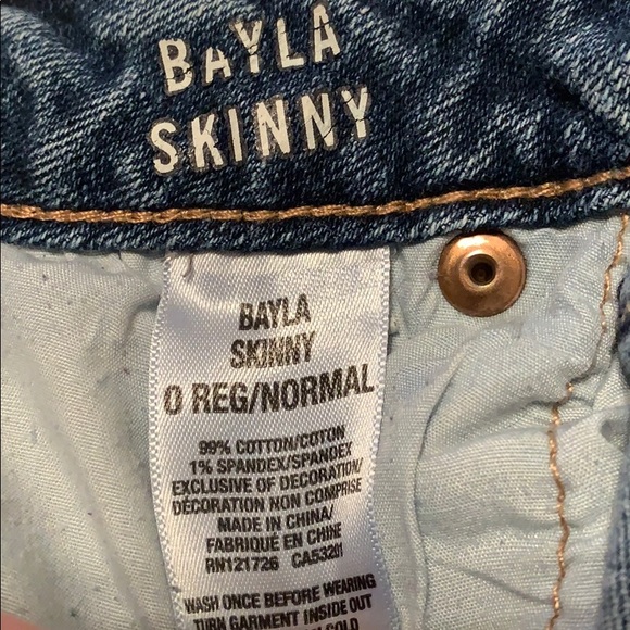 Light Wash Skinny Jeans - Picture 6 of 6